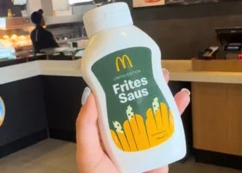 BIZAR: McDonalds brengt saus in een flesje (250ml) en vraagt dit bizarre bedrag