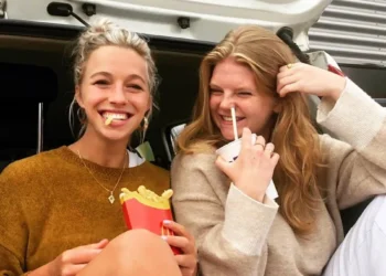 FOTO: Jackie Groenen toont afgetraind lichaam tijdens zonvakantie in bikini