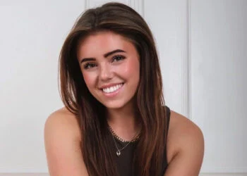 FOTO: De Brabantse Juul Barten scoort ook in rode lingerie