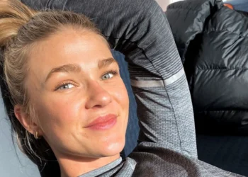 FOTO: Handbalster Tess Lieder deelt uitdagende bikinifoto op Instagram