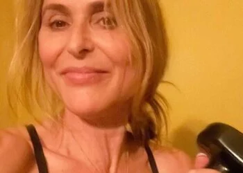 FOTO: Heleen van Royen maakt tongen los met pikant plaatje vanuit de gym