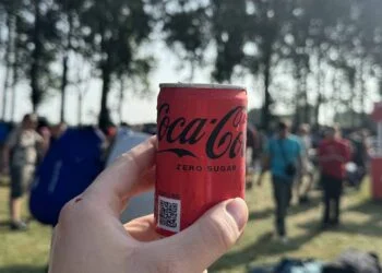 WOW: Dit bizarre bedrag betaal je bij Lowlands voor een groot biertje