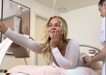 VIDEO: Marijn Kuipers ligt weer in de behandelstoel voor een bindweefselmassage