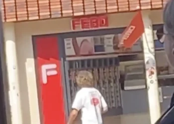 VIDEO: B&B Vol Liefde Mike zoekt oude bekende op in Groningen