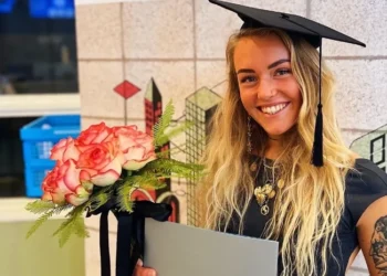 FOTO’S: Noor (B&B Vol Liefde) deelt foto’s in tankini vanuit het zonnige Spanje