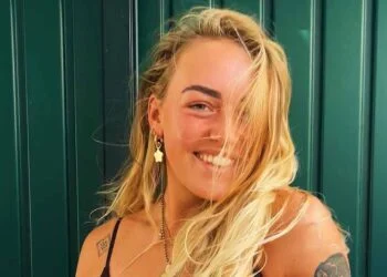 FOTO’S: Noor (B&B Vol Liefde) verrast volgers met gedurfde foto in haar ondergoed