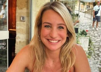 FOTO: Dionne Stax maakt tongen los met een verleidelijke zomerse foto