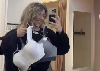 VIDEO: Daphne Hardijzer past lingerie voor modemerk Annadiva