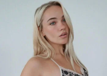 FOTO’S: Juultje Tieleman uit de kleren voor lingerie shoot met Intimissimi