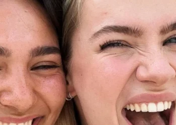 FOTO: Juultje Tieleman deelt extra foto in lingerieshoot vanuit de badkamer