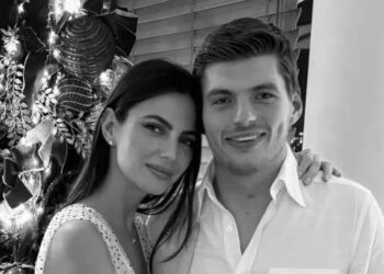 Dit zijn de leukste kerstfoto’s van Max Verstappen en Kelly Piquet die je niet wilt missen!