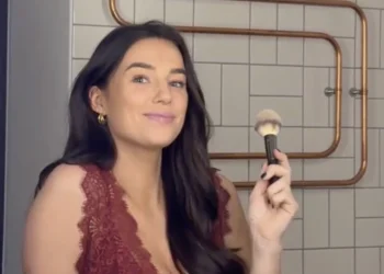 VIDEO: Nina Warink en Hunkemöller delen spannende video rondom de kerstdagen