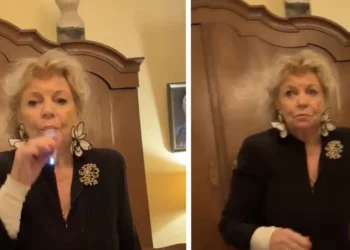 OEPS: Oma wil vape van kleinkinderen testen na kerstdiner: gaat niet goed