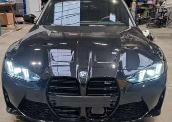 FOTO’S: Met deze BMW M3 breng jij je kerstboom met stijl weg na de feestelijke kerstdagen