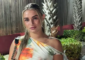 header x Naomi van Eeren