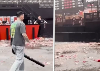 VIDEO: Kraantje Pappie veegt de sterrenstatus opzij en helpt mee met opruimen na optreden