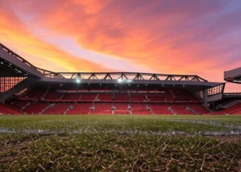 Dit bedrag verdient Liverpool-trainer Arne Slot per dag