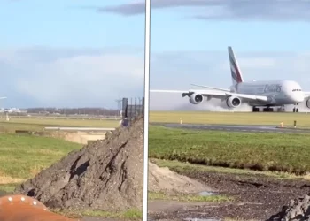 BIZAR: Grootste passagiersvliegtuig doet spectaculaire landing