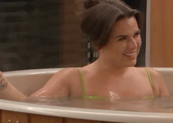 VIDEO: Tidjan en Andy hebben het érg gezellig in Lang Leve de Liefde