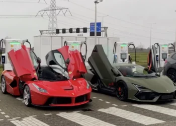 BIZAR: Dit is wat je in Duitsland betaalt voor een liter benzine