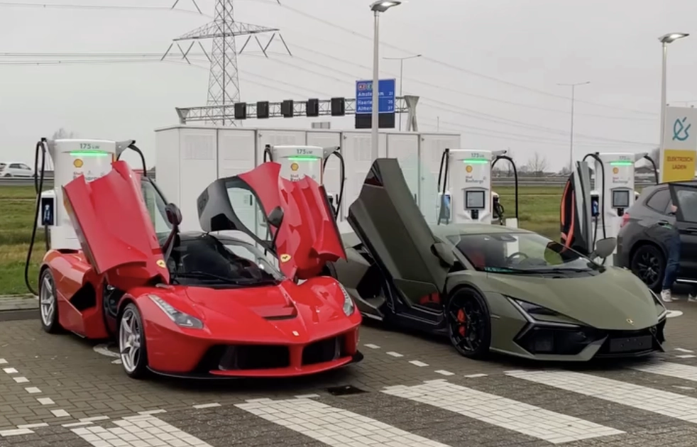 BIZAR: Dit is wat je in Duitsland betaalt voor een liter benzine