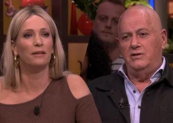 VIDEO: Hélène grijpt in na sneer Jack van Gelder naar René van der Gijp: ‘Hij zit aan de pillen”