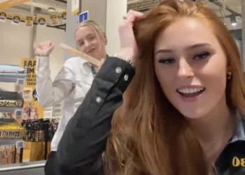 VIDEO: Jumbo-medewerksters doen dansjes in de winkel na sluitingstijd