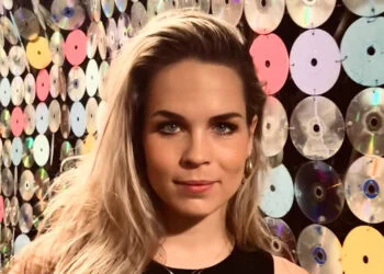 Ex-K3 Klaasje Meijer (30) deelt strandfoto – haar lichaam is goals!