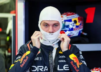 Max Verstappen niet tevreden over nieuwe auto: ”Ik kan niet meedoen voor de winst”