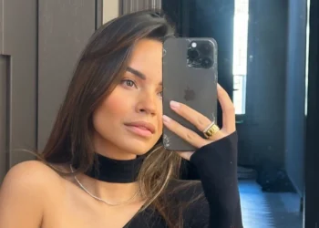 FOTO’S: Monica Geuze plaatst twee foto’s in Hunkemöller-setjes in haar story