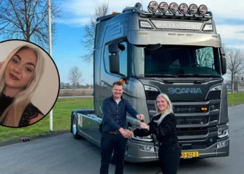 POAH: De Twentse Trucker Nikita Bos scoort op Instagram met nieuwe Scania
