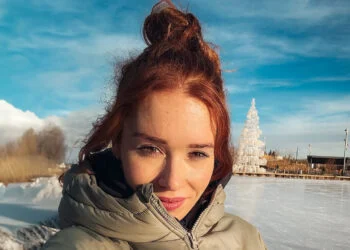 FOTO’S: Schaatster Antoinette de Jong deelt foto’s in bikini en één spiergroep is uitstekend getraind