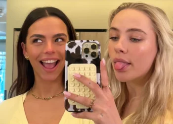 FOTO’S: Juultje Tieleman en Indigo Oord showen hun strakke sportpakjes in de gym