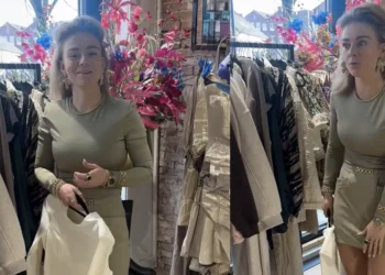 VIDEO: Verkoopster Laury uit Oldenzaal steelt de show met haar jurken