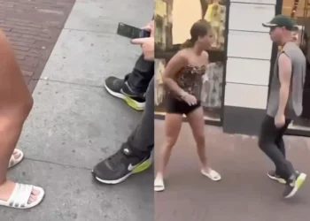 VIDEO: Vrouwelijke pestkop sloopt telefoon, krijgt lesje dat ze niet snel vergeet