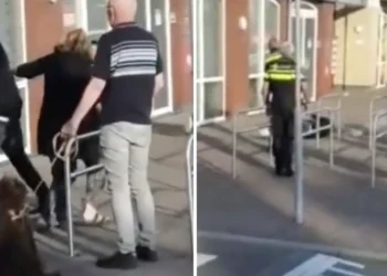 VIDEO: Politie grijpt keihard in bij aanhouding verwarde man – ‘Veel te heftig!’