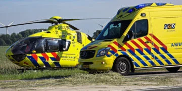 VIDEO: Twee doden (27 en 69 jaar) bij frontale botsing auto’s in Steenderen