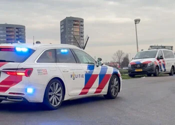 VIDEO: Demonstranten van Extinction Rebellion eindigen in de sloot omdat politie ze geen enige kans op de snelweg
