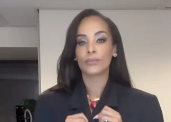 VIDEO: Presentatrice Dyantha Brooks deelt backstage-video en showt haar moves