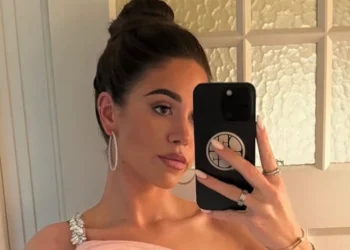 FOTO’S: Sarah Puttemans zorgt voor hittegolf op Instagram vanaf Frans jacht