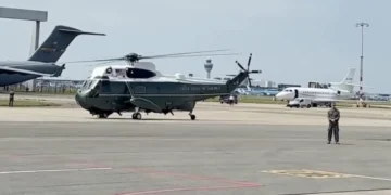 VIDEO: Trump’s ‘Marina One’ helikopter is aangekomen op Schiphol