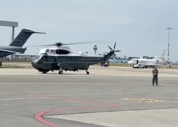 VIDEO: Trump’s ‘Marina One’ helikopter is aangekomen op Schiphol