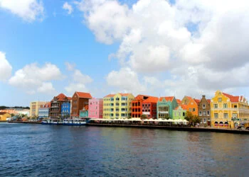 VIDEO: Nederlandse toeriste (23) overleden na ongeluk op Curaçao