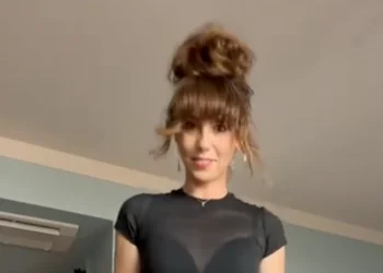 VIDEO: Gwen van Poorten laat weinig aan de verbeelding over in nieuwe video