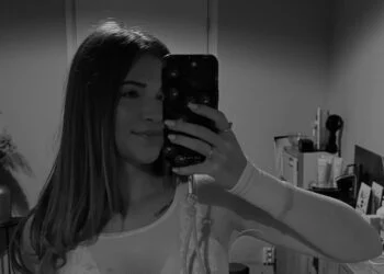 VIDEO: Jade Anna doet bindweefselmassage en deelt de beelden