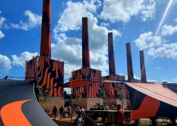 Dit bizarre bedrag ben je kwijt voor een weekendje Lowlands in 2025
