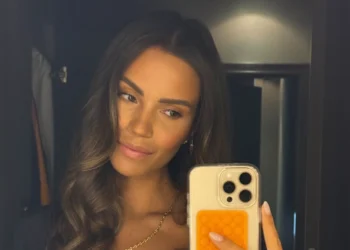 FOTO: Monica Geuze zet Instagram op z’n kop in gedurfde Hunkemöller-body