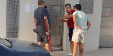 VIDEO: Spanjaarden hebben andere oplossing voor krakers die hun panden bezetten