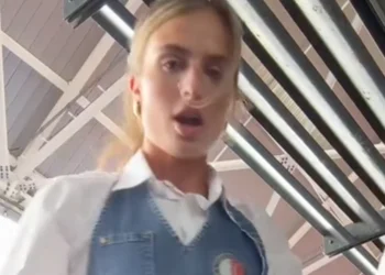 VIDEO: Meisje deelt TikTok vanuit skybox in De Kuip en iedereen wil daar ineens werken