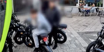 VIDEO: Haagse verkeersagent pakt brutale fatbike-jongens keihard aan: “Hier met dat ding!”